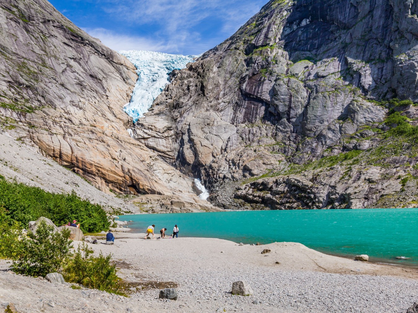 sognefjord briksdalgletsjer shutterstock 1491124802 1920