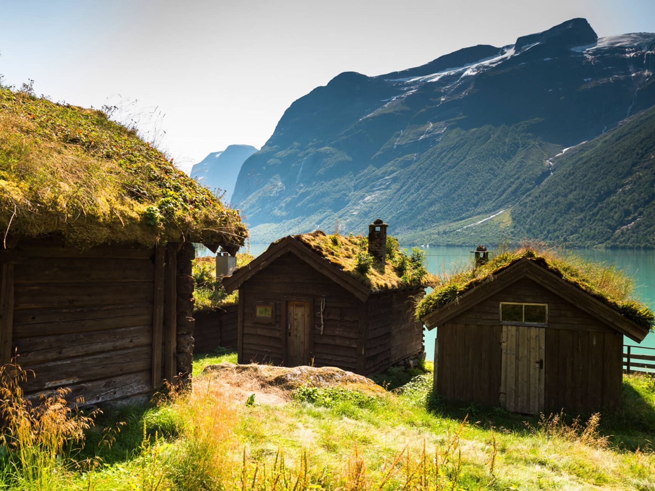 nordfjord lovatnet meer shutterstock 1647669202 1920